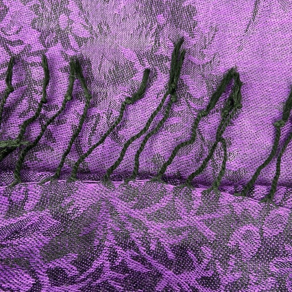 Rich deep jewel tone purple and black pashmina scarf two sided weave tasseled - Picture 7 of 11